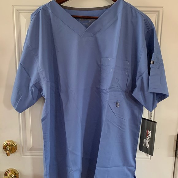 Greys Anatomy Men scrub top - Picture 2 of 3
